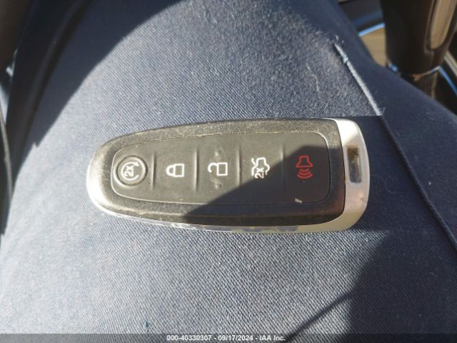 1LNHL9DK8EG603329 Lincoln MKS