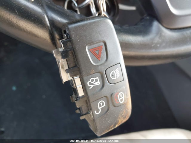 2017 JAGUAR XE SAJAD4BG9HA963030 Photo 10