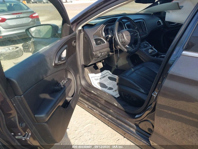 Chrysler 200 C 2015 1C3CCCCG2FN582178 Image 5