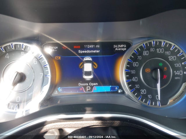 Chrysler 200 C 2015 1C3CCCCG2FN582178 Image 7