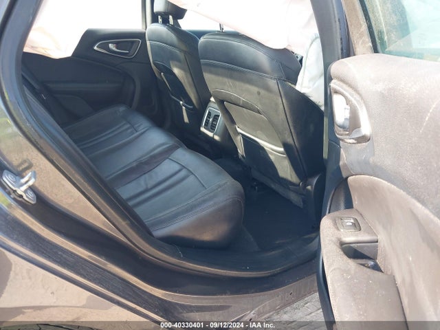 Chrysler 200 C 2015 1C3CCCCG2FN582178 Image 8