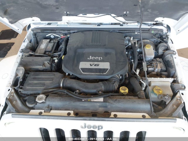 1C4BJWEG4FL736624 Jeep Wrangler Unlimited Sahara
