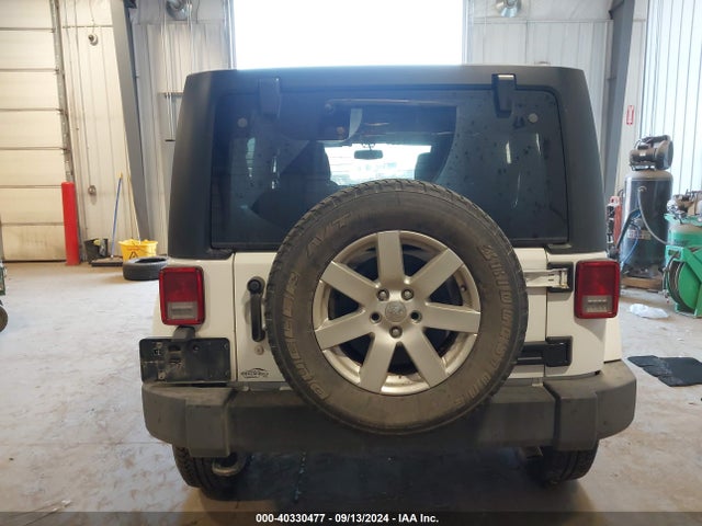 1C4BJWEG4FL736624 Jeep Wrangler Unlimited Sahara