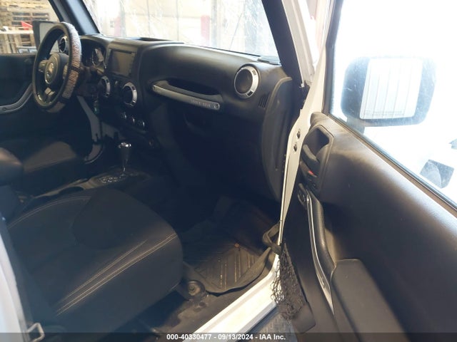 1C4BJWEG4FL736624 Jeep Wrangler Unlimited Sahara