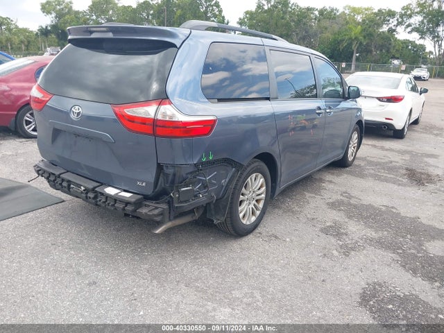 Toyota Sienna Xle 8 Passenger 2017 5TDYZ3DC6HS800230 Image 4