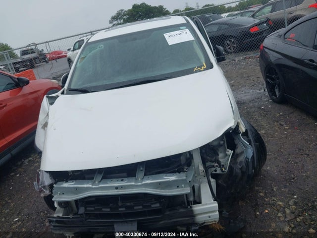 JA4AD3A32KZ014719 Mitsubishi Outlander Se