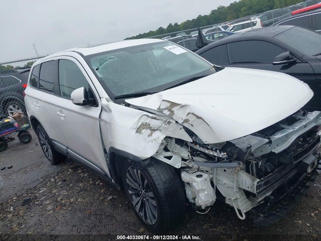 JA4AD3A32KZ014719 Mitsubishi Outlander Se