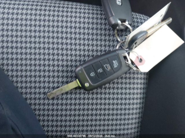 2019 HYUNDAI KONA KM8K12AA1KU385956 Photo 10
