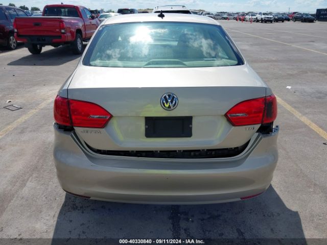 3VW3L7AJ8EM217849 Volkswagen Jetta 2.0l Tdi