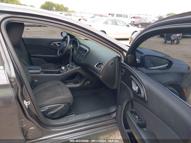Chrysler 200 Limited 2015 1C3CCCAB7FN564217 Image 5