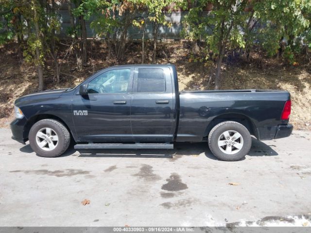 1C6RR6FG3HS860566 RAM 1500 Express Quad Cab 4x2 6'4 Box