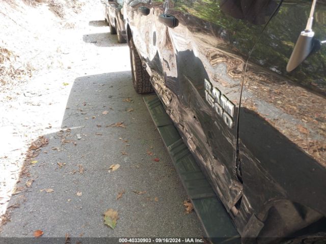 1C6RR6FG3HS860566 RAM 1500 Express Quad Cab 4x2 6'4 Box