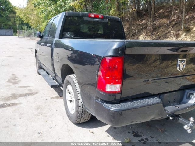 1C6RR6FG3HS860566 RAM 1500 Express Quad Cab 4x2 6'4 Box