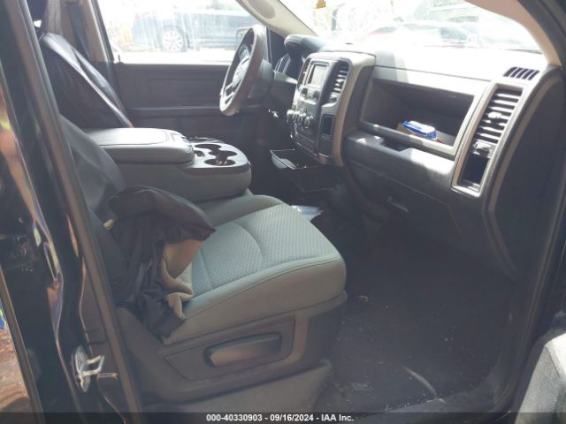1C6RR6FG3HS860566 RAM 1500 Express Quad Cab 4x2 6'4 Box