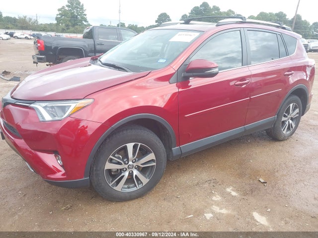 Toyota Rav4 Xle 2018 2T3WFREV2JW415450 Image 2