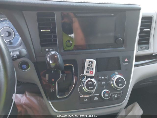 5TDYZ3DCXHS794142 Toyota Sienna Xle Premium 8 Passenger