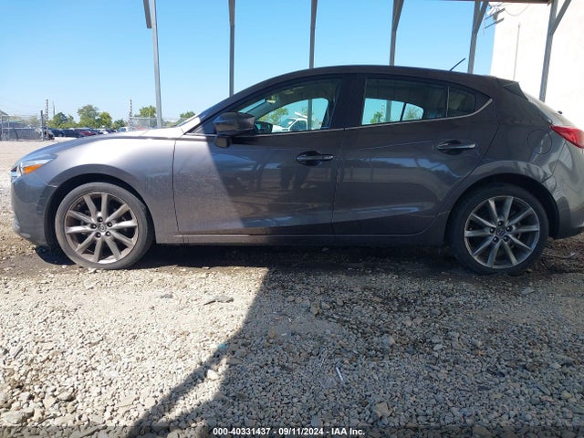 Mazda Mazda3 Touring 2018 3MZBN1L34JM255428 Image 13