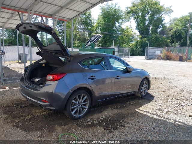 3MZBN1L34JM255428 Mazda Mazda3 Touring