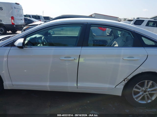 Hyundai SONATA SE 2015 5NPE24AF2FH219192 Image 14
