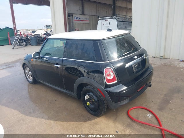2013 MINI HARDTOP WMWSU3C58DT681421 Photo 2