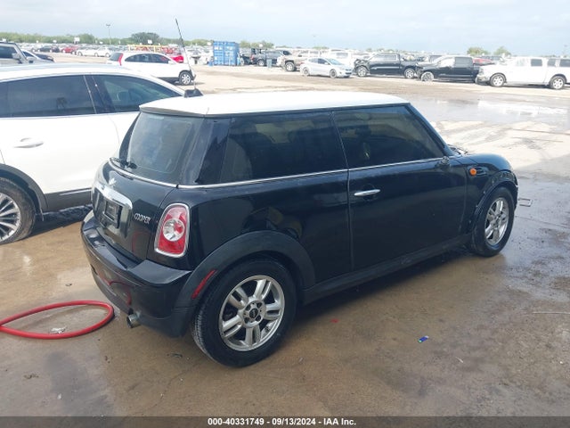 2013 MINI HARDTOP WMWSU3C58DT681421 Photo 3