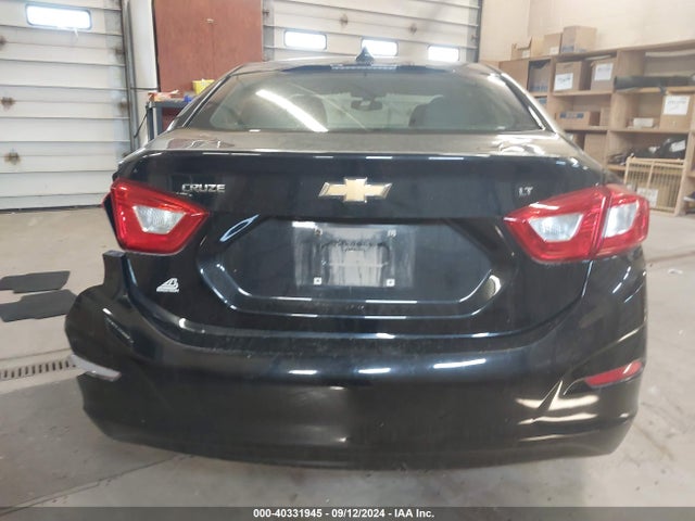 Chevrolet Cruze Lt Auto 2018 1G1BE5SM9J7172746 Image 17
