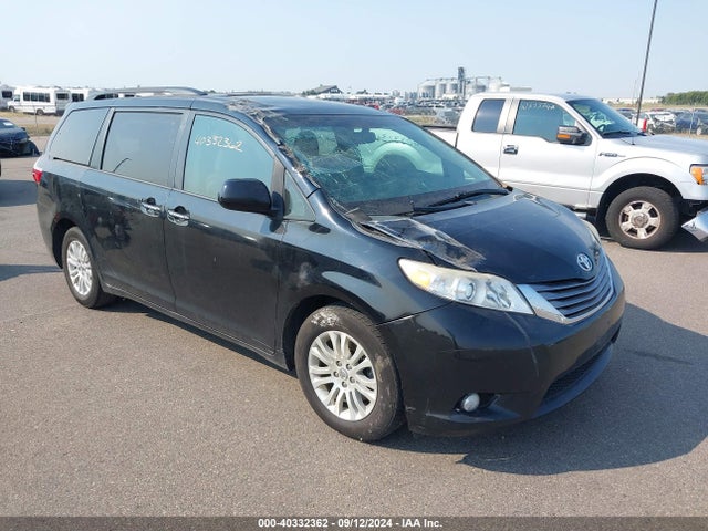Toyota Sienna Xle 8 Passenger 2015 5TDYK3DC6FS645809 головне зображення