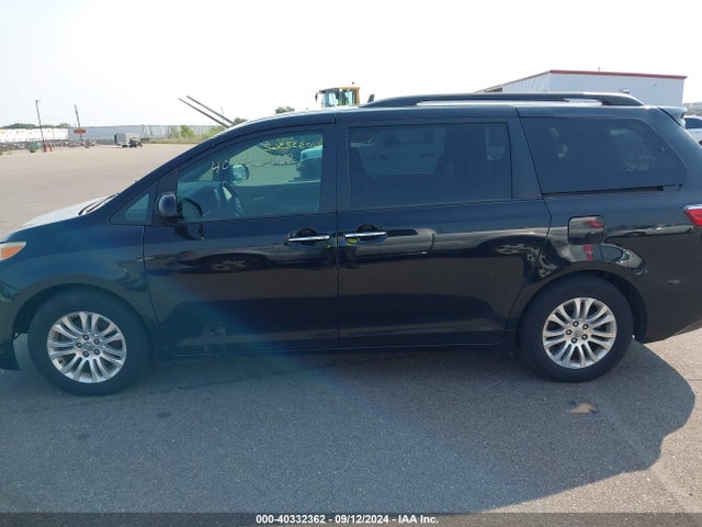 Toyota Sienna Xle 8 Passenger 2015 5TDYK3DC6FS645809 Image 14