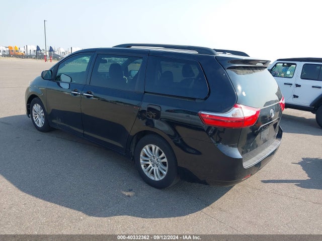 Toyota Sienna Xle 8 Passenger 2015 5TDYK3DC6FS645809 Image 3