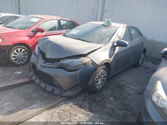 Toyota COROLLA LE 2018 5YFBURHE0JP788237 Image 2