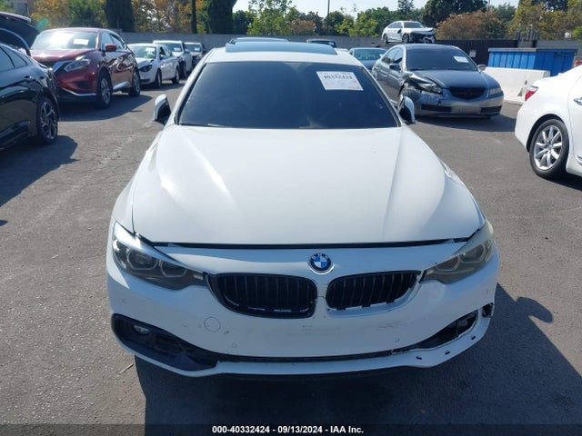 BMW 2018 2018 WBA4J5C51JBF07692 Image 11
