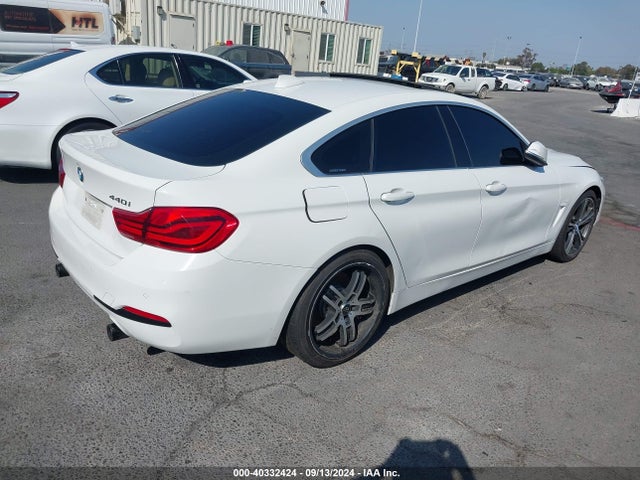 BMW 2018 2018 WBA4J5C51JBF07692 Image 4