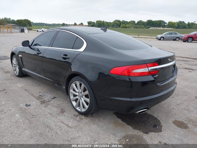 2013 JAGUAR XF SAJWJ0EF3D8S80168 Photo 2