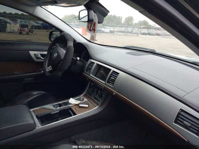 2013 JAGUAR XF SAJWJ0EF3D8S80168 Photo 4