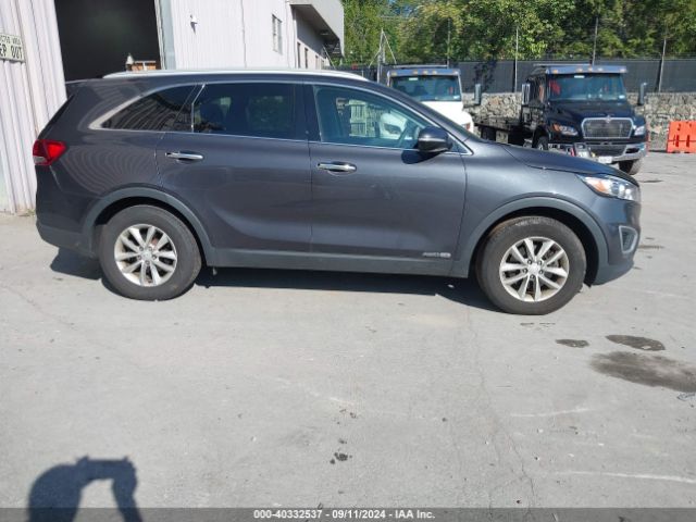 5XYPGDA52JG429227 KIA Sorento 3.3l Lx
