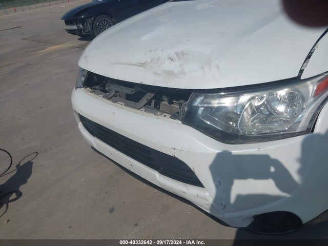 JA4AD3A30EZ004856 Mitsubishi Outlander Se