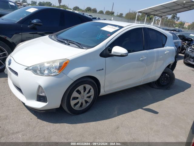 JTDKDTB3XE1564262 Toyota Prius C One