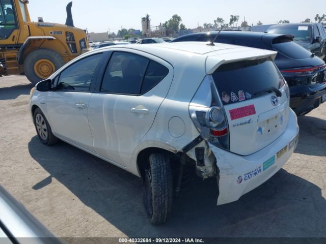 JTDKDTB3XE1564262 Toyota Prius C One