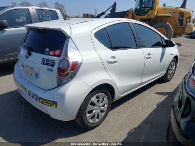 JTDKDTB3XE1564262 Toyota Prius C One