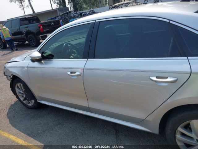 1VWBA7A37JC028883 Volkswagen Passat 2.0t Se