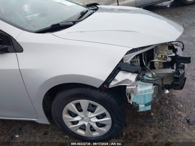 Toyota COROLLA L 2018 5YFBURHEXJP770425 Image 18