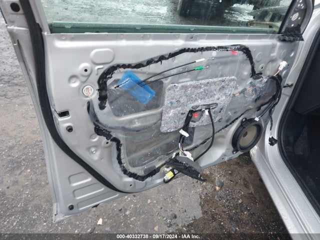 Toyota COROLLA L 2018 5YFBURHEXJP770425 Image 21