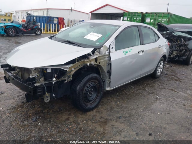 Toyota COROLLA L 2018 5YFBURHEXJP770425 Image 2