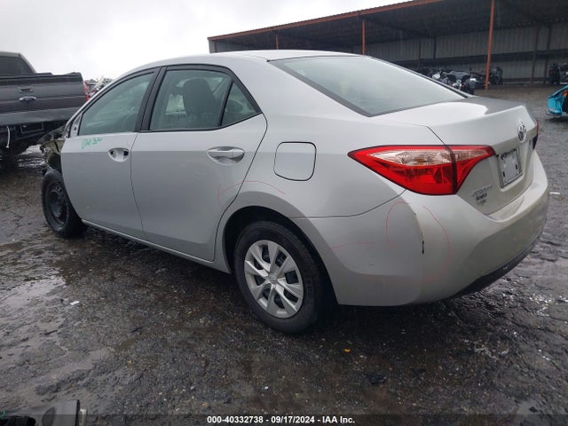 Toyota COROLLA L 2018 5YFBURHEXJP770425 Image 3