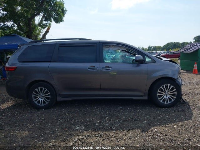 Toyota Sienna Xle 8 Passenger 2018 5TDYZ3DC2JS906910 Image 14