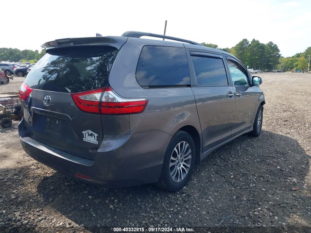 Toyota Sienna Xle 8 Passenger 2018 5TDYZ3DC2JS906910 Image 4