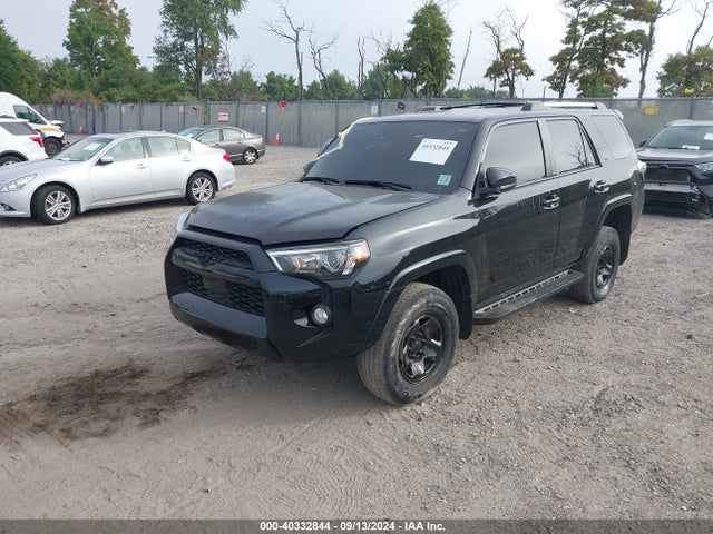 Toyota 4RUNNER SR5 2020 JTEBU5JR2L5745570 Image 2
