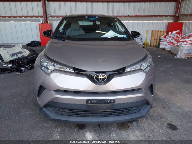 Toyota C-HR XLE 2019 NMTKHMBX1KR087120 Image 13