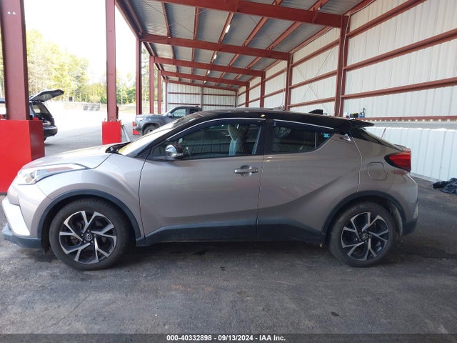 Toyota C-HR XLE 2019 NMTKHMBX1KR087120 Image 15