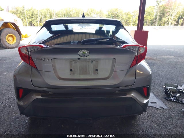 Toyota C-HR XLE 2019 NMTKHMBX1KR087120 Image 17